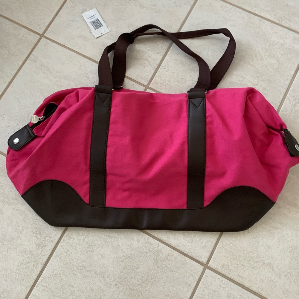 NWT Large Duffel Pink with Chocolate Brown Top zipper & Inside lining
